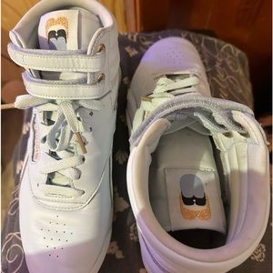 Reebok Freestyle Hi
Cardi B Glass Blue (Women's)